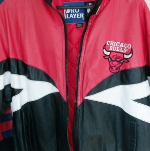 Vintage Pro Player XL leather Bulls lined jacket